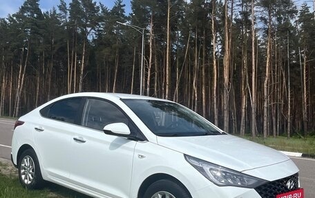 Hyundai Solaris II рестайлинг, 2020 год, 1 450 000 рублей, 3 фотография