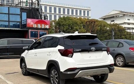 Toyota Yaris XP150 рестайлинг, 2022 год, 1 130 000 рублей, 5 фотография
