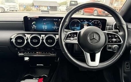 Mercedes-Benz CLA, 2022 год, 1 760 000 рублей, 2 фотография