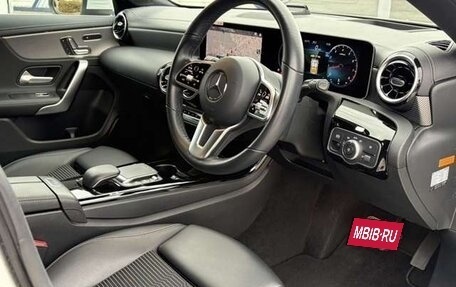 Mercedes-Benz CLA, 2022 год, 1 760 000 рублей, 4 фотография