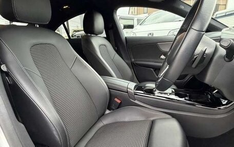 Mercedes-Benz CLA, 2022 год, 1 760 000 рублей, 10 фотография