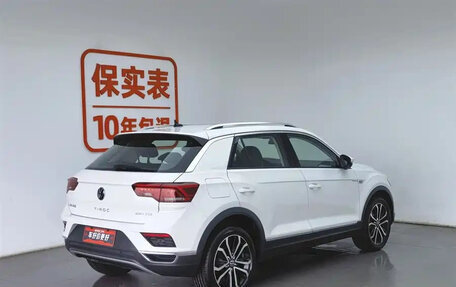 Volkswagen T-Roc I, 2022 год, 1 350 000 рублей, 2 фотография