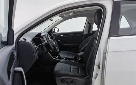 Volkswagen T-Roc I, 2022 год, 1 350 000 рублей, 9 фотография