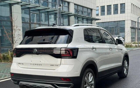 Volkswagen T-Cross I, 2022 год, 1 260 000 рублей, 7 фотография