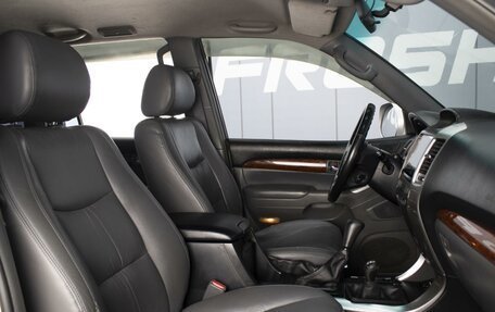 Toyota Land Cruiser Prado 120 рестайлинг, 2003 год, 1 890 000 рублей, 8 фотография