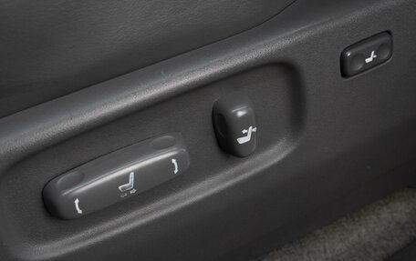 Toyota Land Cruiser Prado 120 рестайлинг, 2003 год, 1 890 000 рублей, 17 фотография