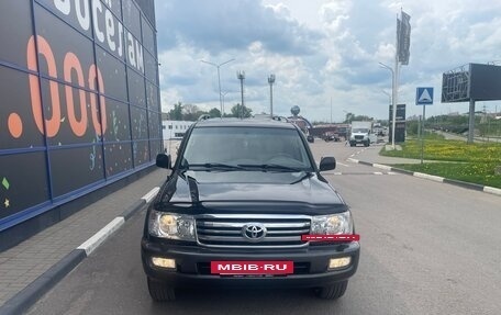 Toyota Land Cruiser 100 рестайлинг 2, 2006 год, 1 965 000 рублей, 3 фотография