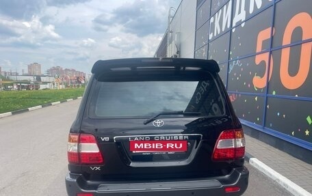 Toyota Land Cruiser 100 рестайлинг 2, 2006 год, 1 965 000 рублей, 7 фотография