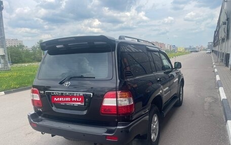 Toyota Land Cruiser 100 рестайлинг 2, 2006 год, 1 965 000 рублей, 8 фотография