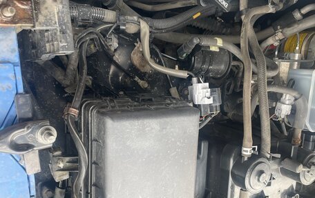 Toyota Land Cruiser 100 рестайлинг 2, 2006 год, 1 965 000 рублей, 18 фотография
