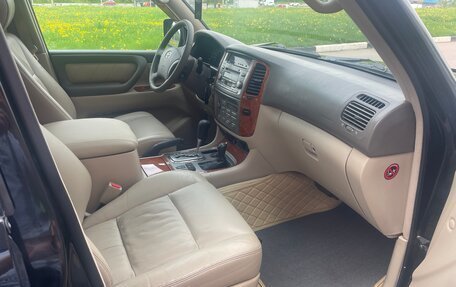 Toyota Land Cruiser 100 рестайлинг 2, 2006 год, 1 965 000 рублей, 21 фотография