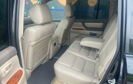Toyota Land Cruiser 100 рестайлинг 2, 2006 год, 1 965 000 рублей, 28 фотография