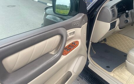 Toyota Land Cruiser 100 рестайлинг 2, 2006 год, 1 965 000 рублей, 29 фотография