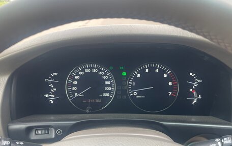 Toyota Land Cruiser 100 рестайлинг 2, 2006 год, 1 965 000 рублей, 37 фотография