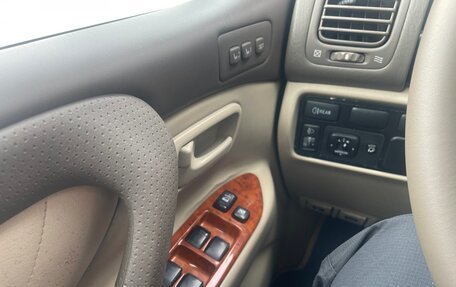 Toyota Land Cruiser 100 рестайлинг 2, 2006 год, 1 965 000 рублей, 33 фотография