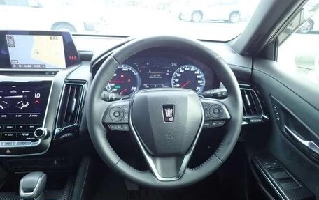 Toyota Crown, 2018 год, 3 600 000 рублей, 23 фотография