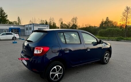 Renault Sandero II рестайлинг, 2014 год, 555 000 рублей, 2 фотография