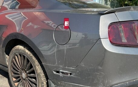 Ford Mustang VI рестайлинг, 2010 год, 1 000 000 рублей, 4 фотография