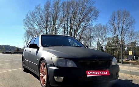Toyota Altezza, 2000 год, 400 000 рублей, 1 фотография