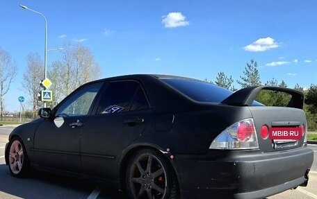 Toyota Altezza, 2000 год, 400 000 рублей, 3 фотография