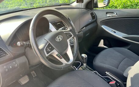 Hyundai Solaris II рестайлинг, 2012 год, 750 000 рублей, 4 фотография
