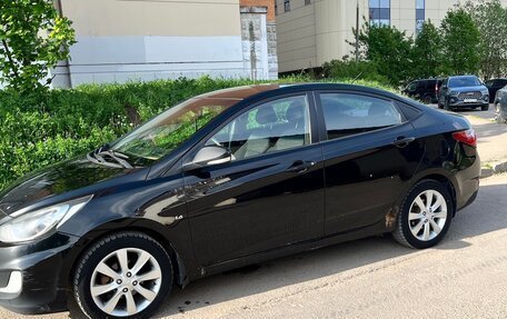 Hyundai Solaris II рестайлинг, 2012 год, 750 000 рублей, 3 фотография