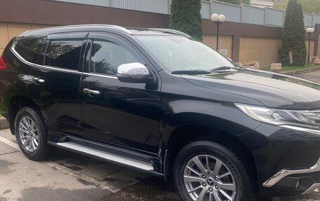 Mitsubishi Pajero Sport III рестайлинг, 2017 год, 2 850 000 рублей, 3 фотография