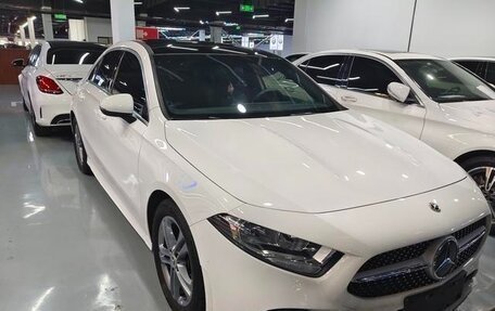 Mercedes-Benz A-Класс, 2022 год, 1 647 000 рублей, 5 фотография