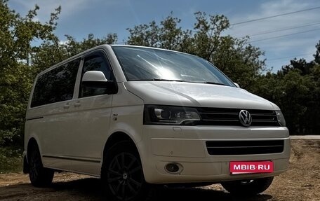 Volkswagen Caravelle T5, 2014 год, 2 150 000 рублей, 1 фотография