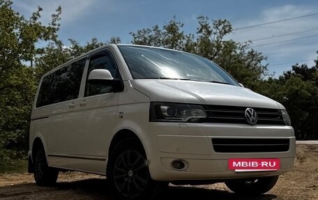 Volkswagen Caravelle T5, 2014 год, 2 150 000 рублей, 2 фотография