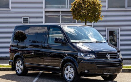 Volkswagen Multivan T5, 2015 год, 2 995 000 рублей, 3 фотография
