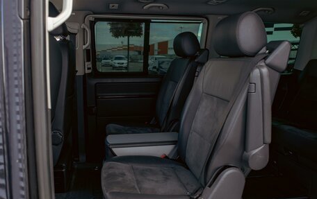 Volkswagen Multivan T5, 2015 год, 2 995 000 рублей, 17 фотография