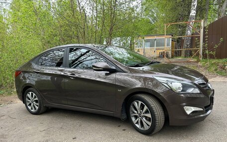 Hyundai Solaris II рестайлинг, 2015 год, 1 050 000 рублей, 3 фотография
