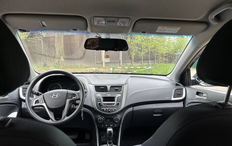 Hyundai Solaris II рестайлинг, 2015 год, 1 050 000 рублей, 21 фотография