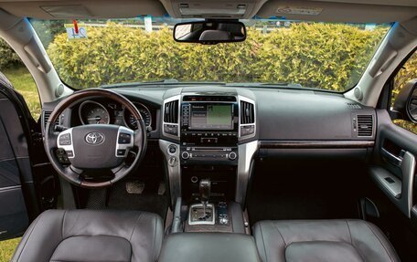 Toyota Land Cruiser 200, 2013 год, 3 355 000 рублей, 16 фотография