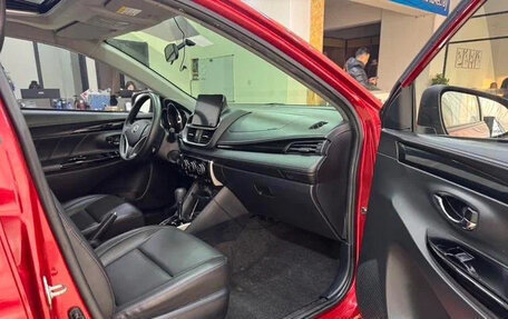 Toyota Yaris XP150 рестайлинг, 2022 год, 1 040 000 рублей, 11 фотография