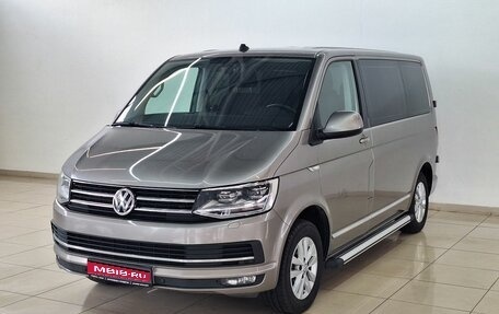 Volkswagen Multivan T6 рестайлинг, 2017 год, 3 150 000 рублей, 1 фотография