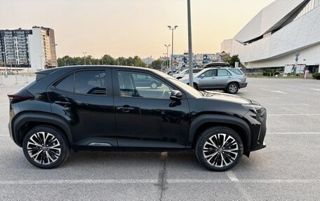 Toyota Yaris Cross, 2022 год, 1 650 000 рублей, 4 фотография