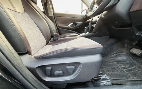 Toyota Yaris Cross, 2022 год, 1 650 000 рублей, 12 фотография