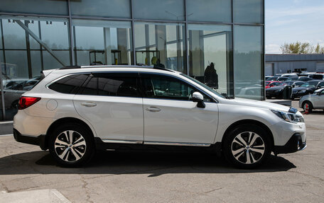 Subaru Outback IV рестайлинг, 2018 год, 2 249 000 рублей, 7 фотография