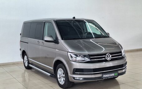 Volkswagen Multivan T6 рестайлинг, 2017 год, 3 150 000 рублей, 3 фотография