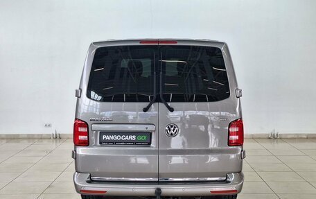 Volkswagen Multivan T6 рестайлинг, 2017 год, 3 150 000 рублей, 5 фотография
