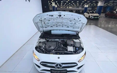 Mercedes-Benz A-Класс, 2022 год, 1 850 000 рублей, 5 фотография