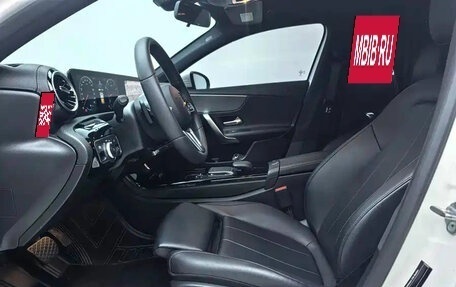 Mercedes-Benz A-Класс, 2022 год, 1 850 000 рублей, 11 фотография