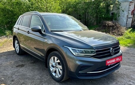 Volkswagen Tiguan II, 2021 год, 2 890 000 рублей, 3 фотография