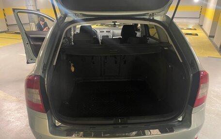 Skoda Octavia, 2011 год, 800 000 рублей, 28 фотография