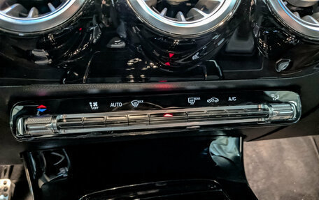 Mercedes-Benz CLA, 2020 год, 2 900 000 рублей, 25 фотография