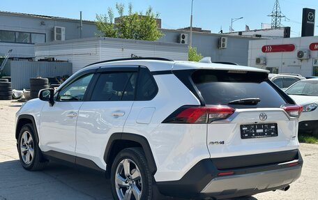 Toyota RAV4, 2021 год, 3 890 000 рублей, 5 фотография
