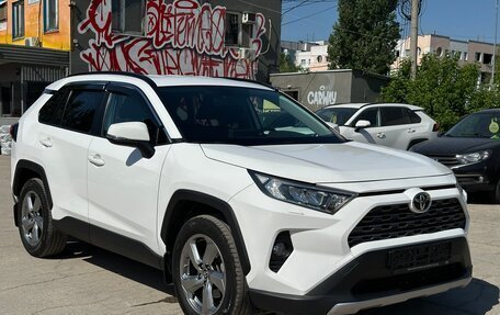 Toyota RAV4, 2021 год, 3 890 000 рублей, 3 фотография