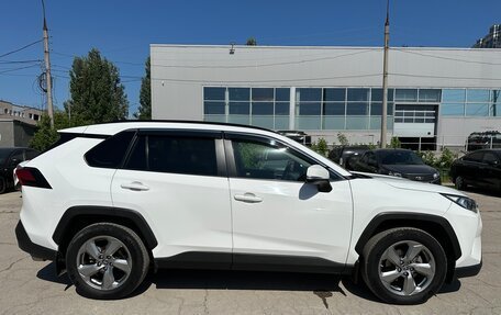 Toyota RAV4, 2021 год, 3 890 000 рублей, 4 фотография